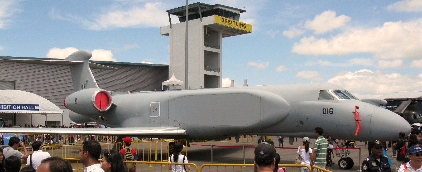 111_Sqn_G550_CAEW.jpg