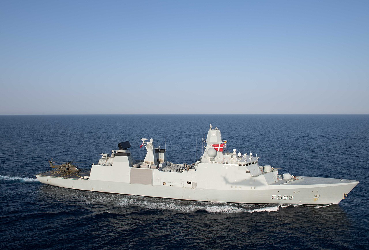 1280px-Danish_frigate_KDM_Niels_Juel_(F363)_underway_in_the_Red_Sea_on_15_April_2019_(190415-...jpeg
