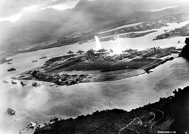 650px-Attack_on_Pearl_Harbor_Japanese_planes_view.jpg