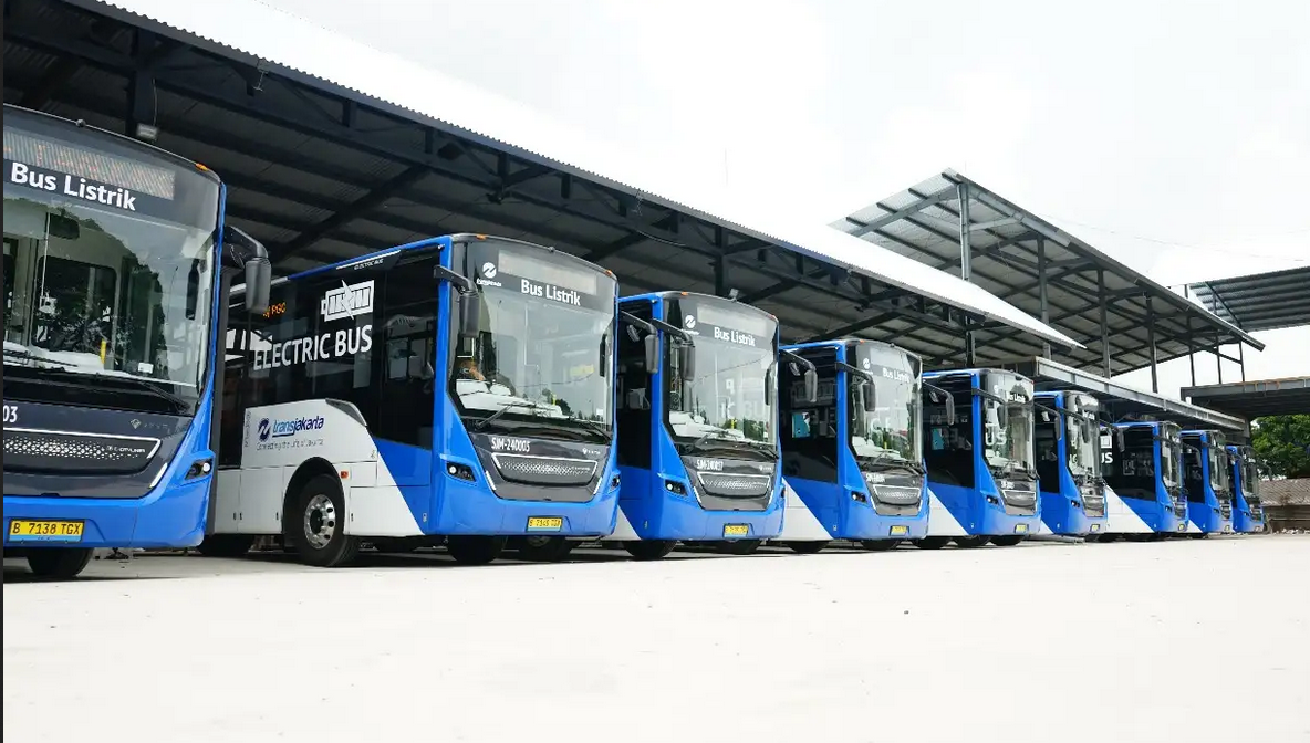 Bus listrik yang dirakit VKTR yang sudah dioperasikan Transjakarta..png