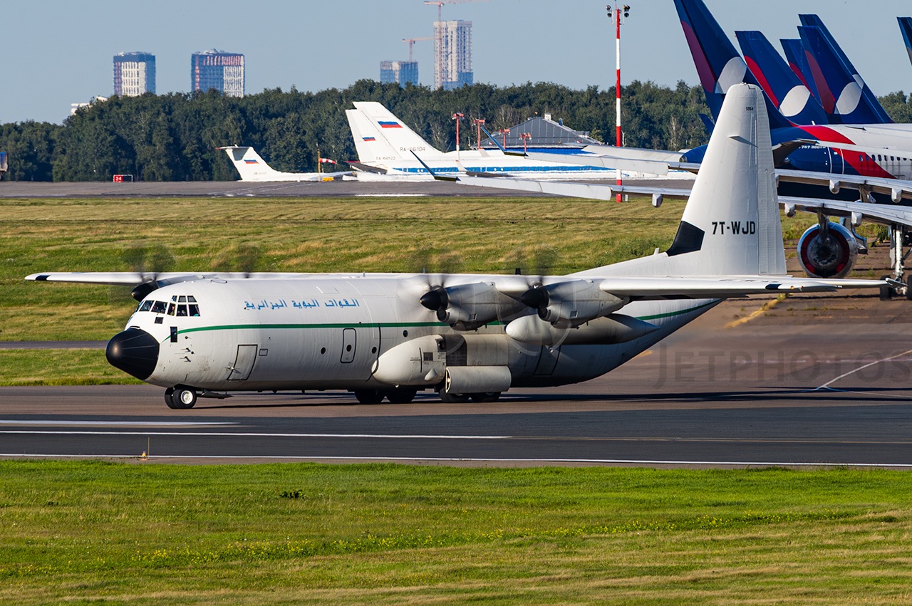 C-130J-30 UUWW 17-07-2026 7T-WJD.jpg