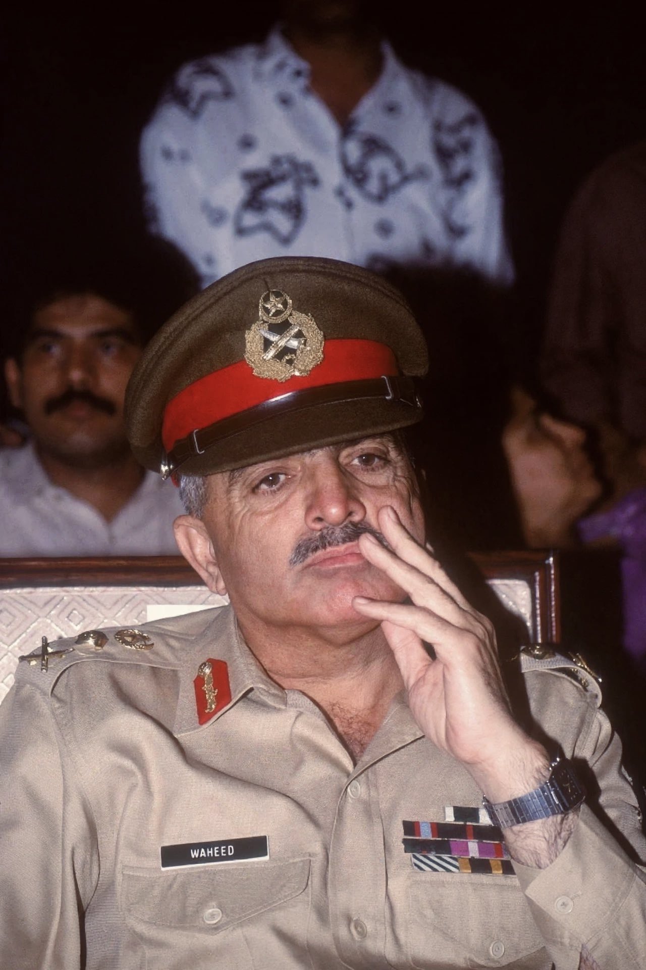 HVjh0dHaQAAJy3a.jpg