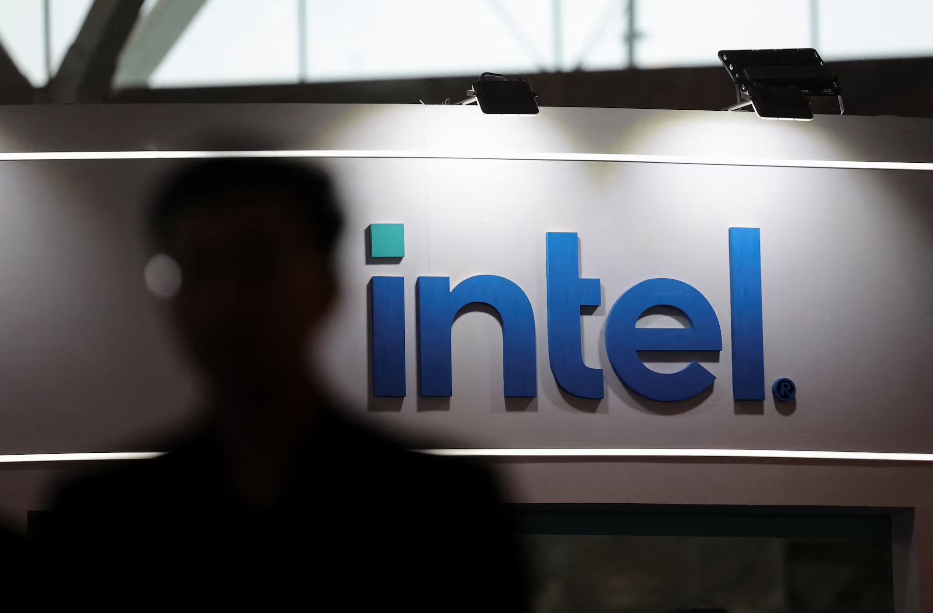 intel logo.png