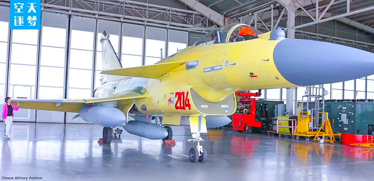 J-10CE_204.jpg
