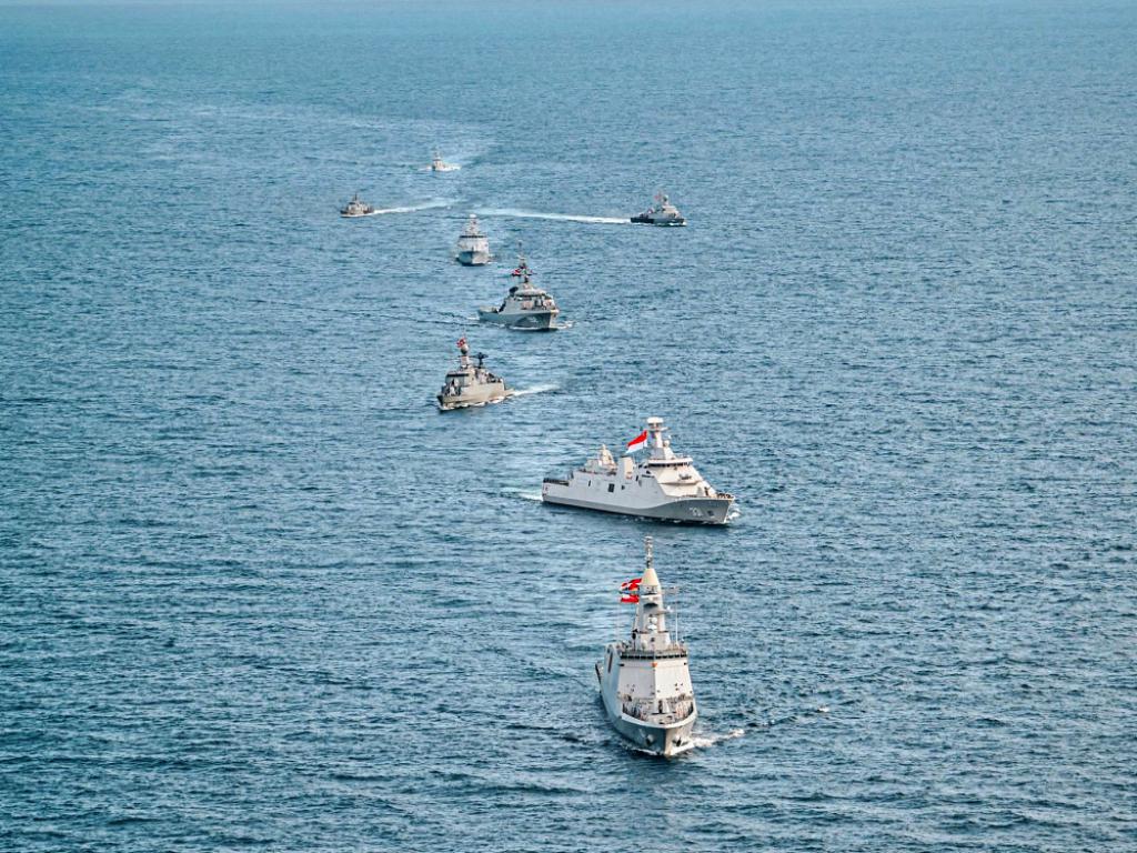 KRI REM-331 dalam Latma Sea Garuda 22B-25 di Teluk Thailand_8031400632976286152_n.jpg