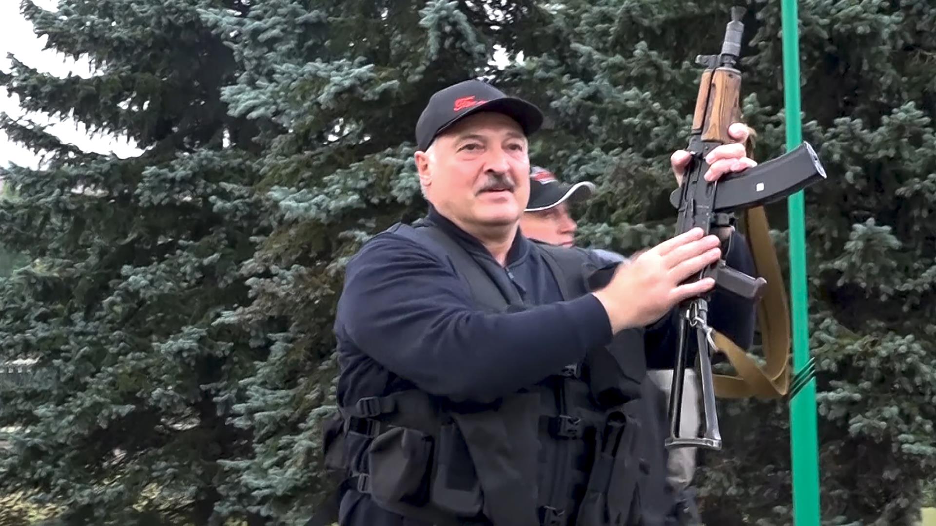 Lukashenko_rifle_thumbnail.jpg