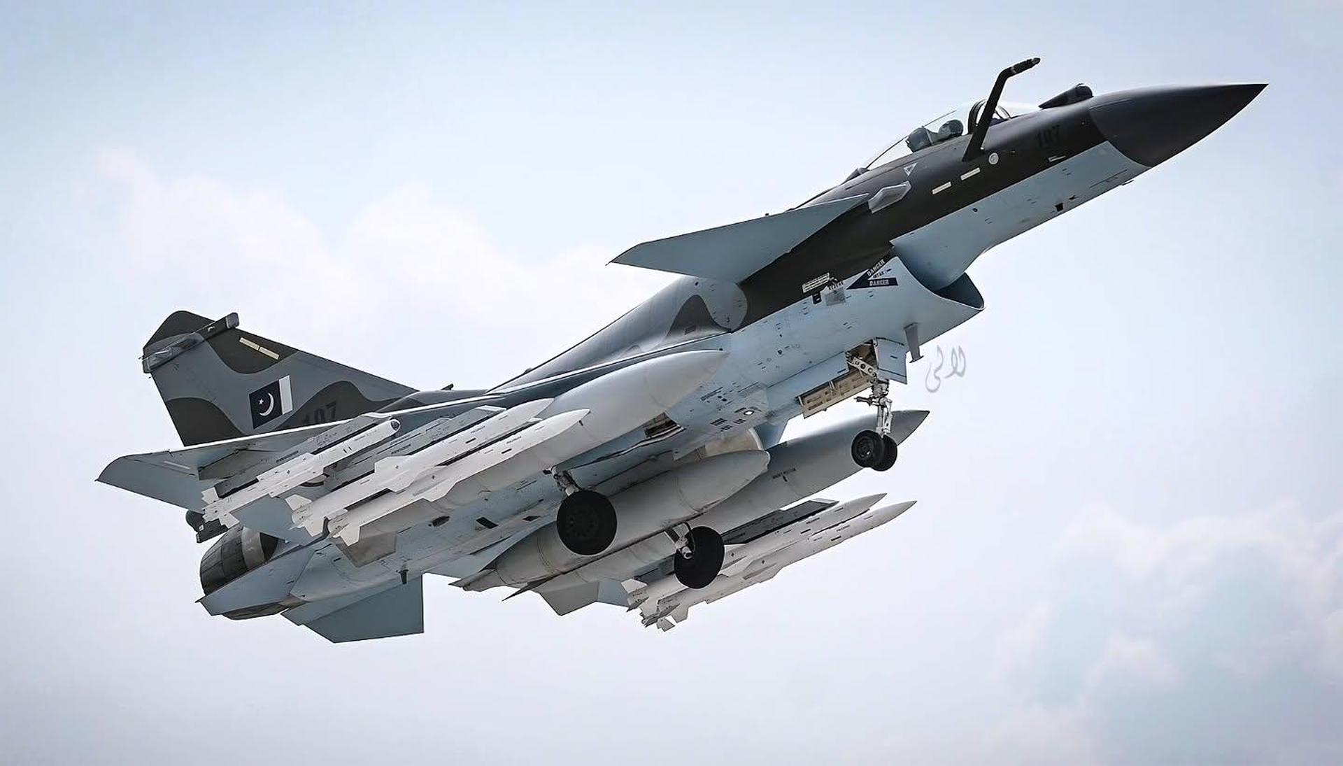 PAF J10C Armed With PL15s & PL10s.jpg