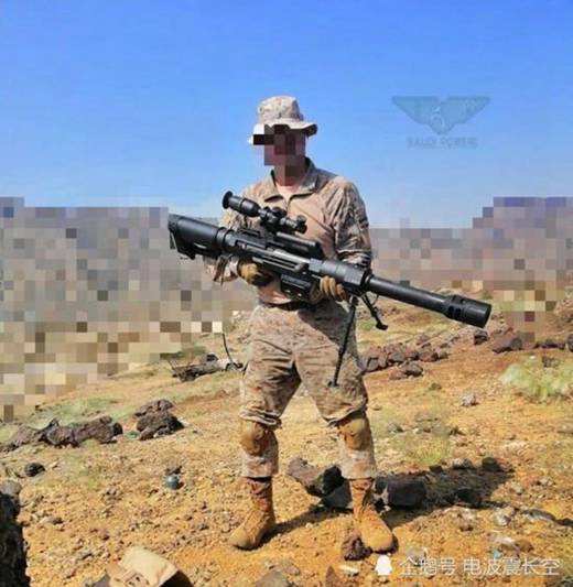 Saudi-Arabian-soldier-with-China’s-LG5-40mm-grenade-launcher.jpg