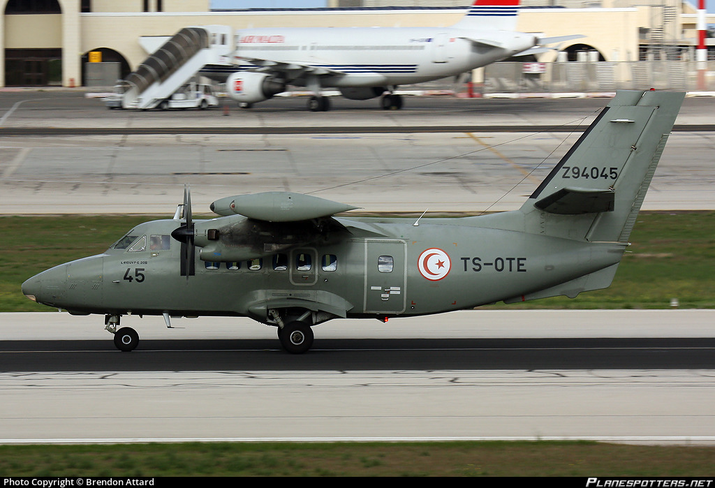 ts-ote-tunisian-air-force-let-l-410-turbolet_PlanespottersNet_224632_a40258950f_o.jpg