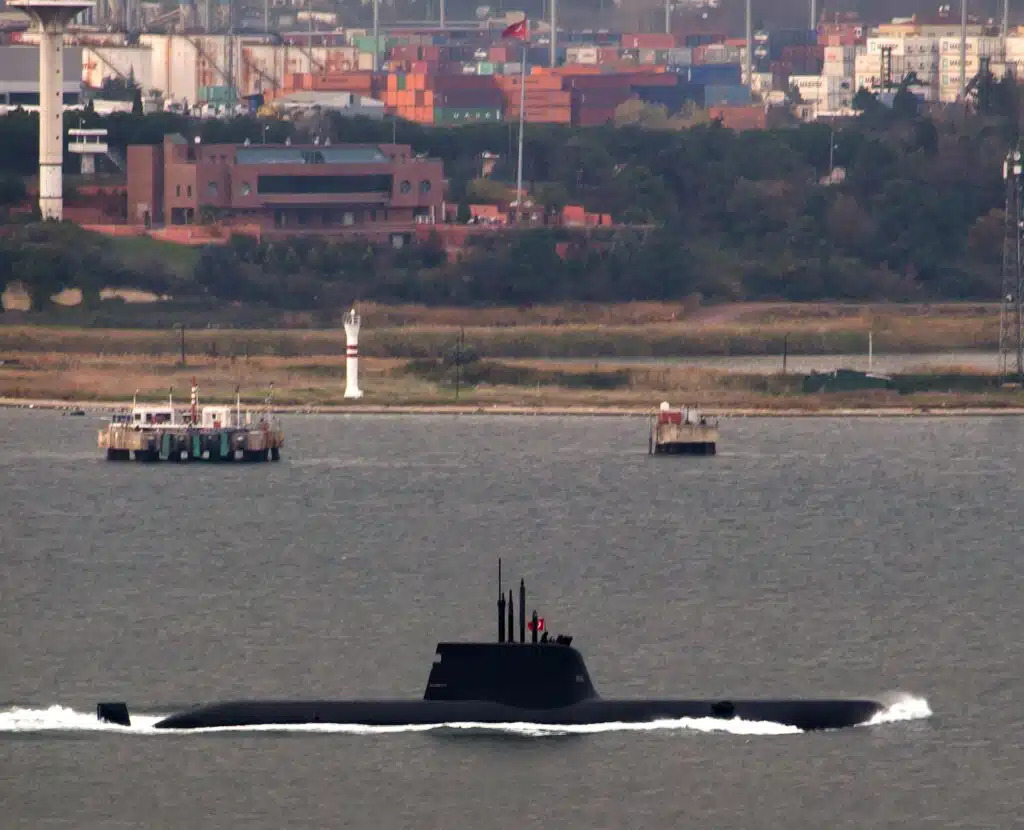 Turkish-Navys-first-Reis-class-Type-214TN-AIP-submarine-begins-sea-trials-2-1024x830.jpg.jpeg