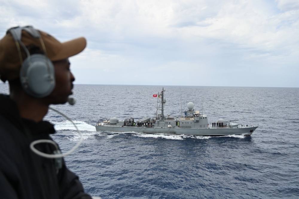 us-navy-uss-porter-executes-passing-exercise-with-tunisian-navy.jpg