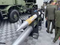 HK7A37fXsAEOJK1.jpg
