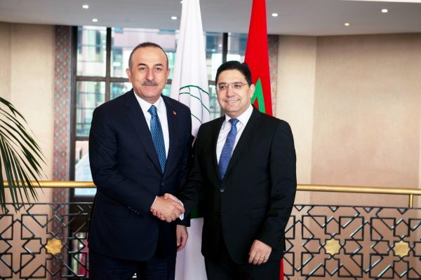Les ministres des Affaires étrangères Mevlüt Çavusoglu (à g.) et Nasser Bourita, le 12 décembre 2019, à Rabat.