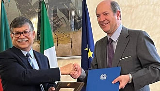 Bangladesh foreign secretary Masud Bin Momen (L) and Italian Ministry of Foreign Affairs Secretary General Riccardo Guariglia
