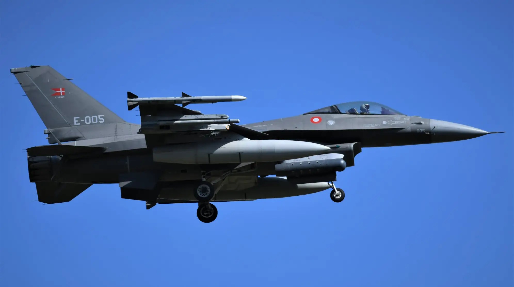 F-16-Dark-F-35-color-scheme-top.jpg