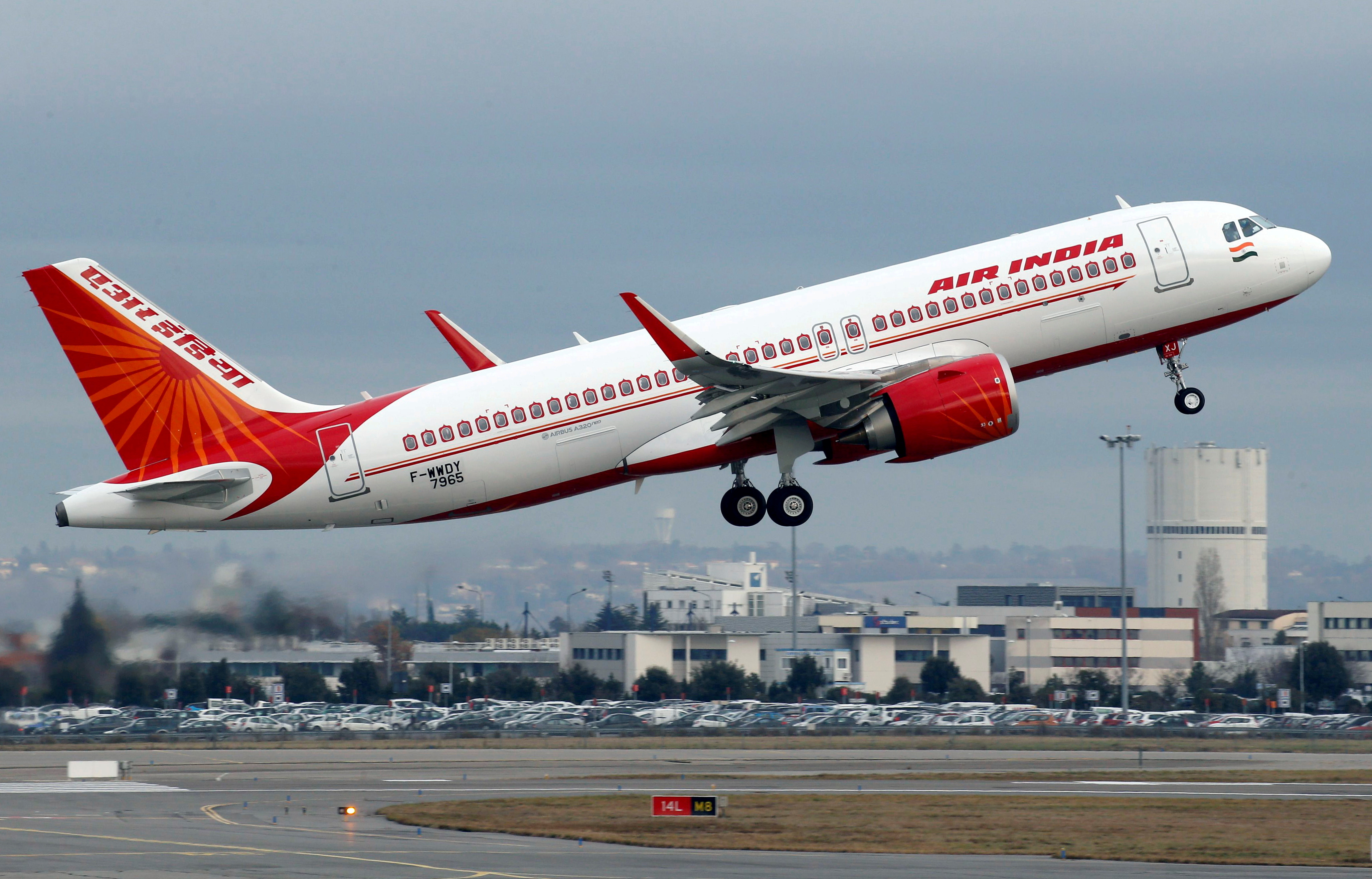 An Air India Airbus A320neo plane takes off in Colomiers near Toulouse, France, December 13, 2017. REUTERS/Regis Duvignau/File Photo