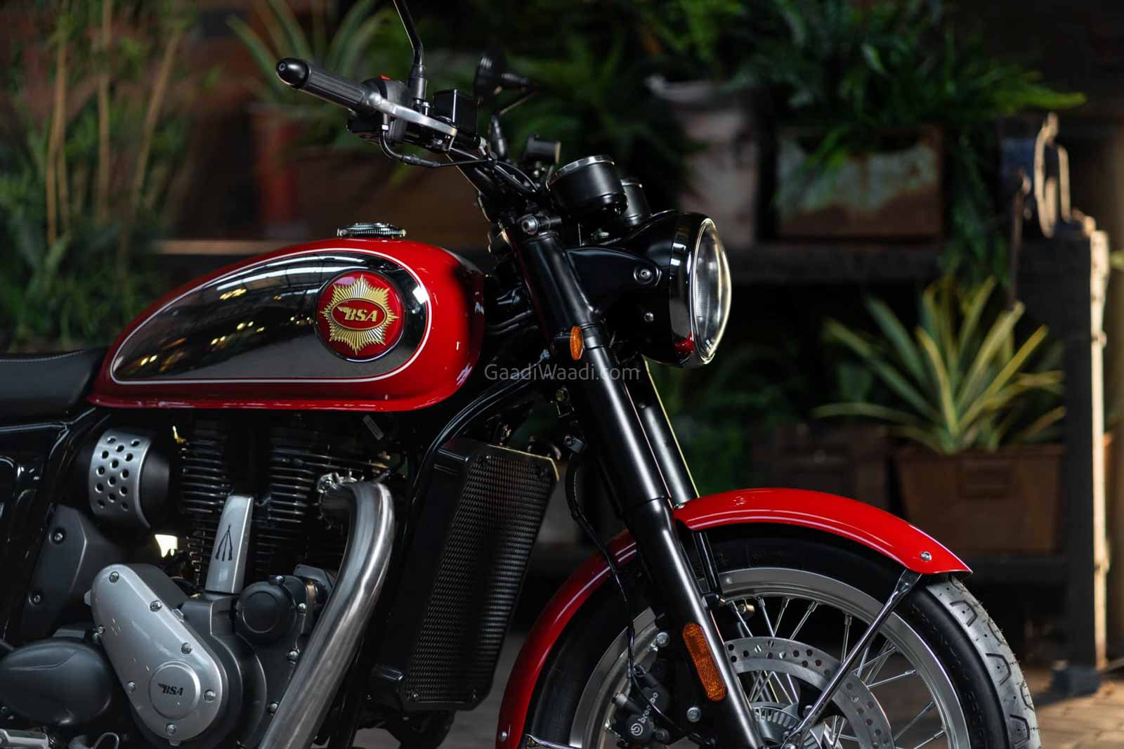 2022-BSA-Gold-Star-650-5.jpg