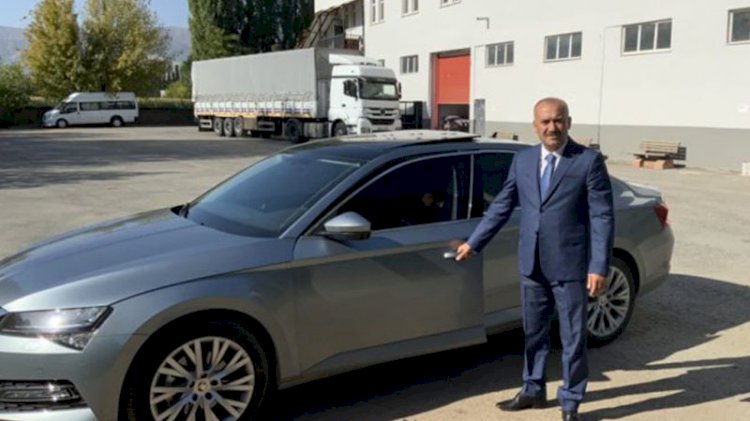 The head of the town with a population of 5 thousand 'proudly' shared his office car worth 432 thousand TL.