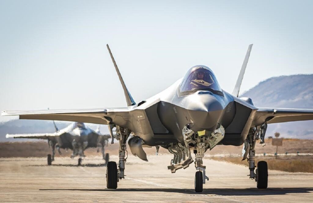 Israeli-F-35Is-taxi-1024x665.jpg