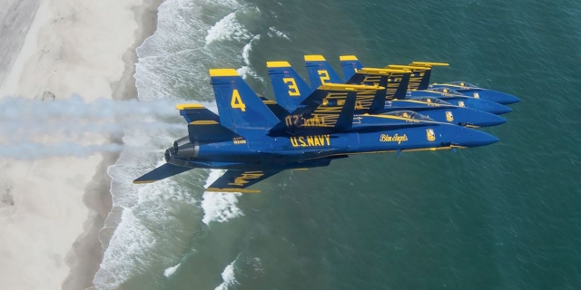 USN_Blue_Angels_FA-18C_DoD_640.jpg