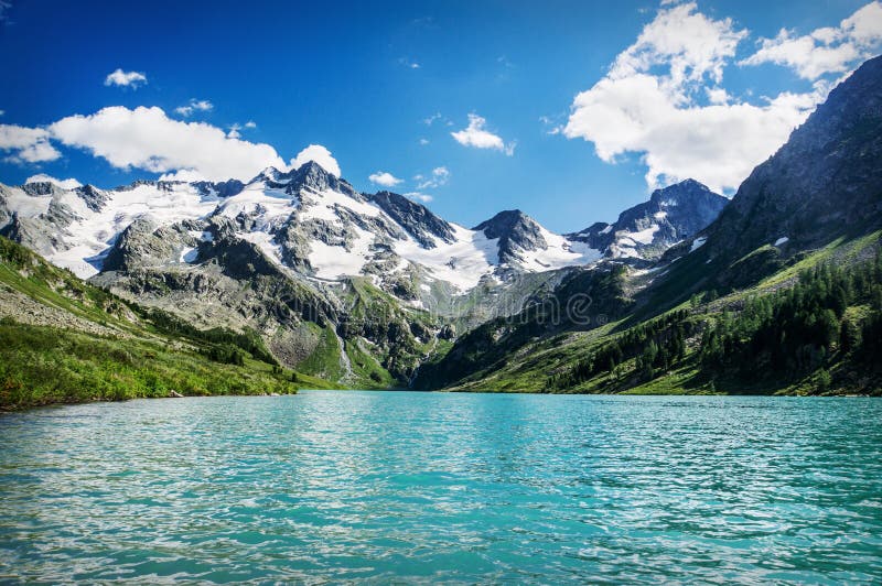 beautiful-mountain-lake-turquoise-multinskoe-chita-clear-water-altai-republic-siberia-russia-111947542.jpg