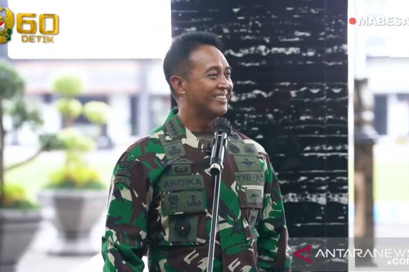 Army Chief sees off 100 personnel to US