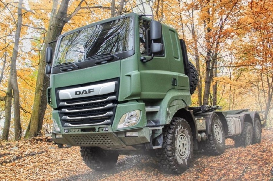 DAF-8x8-unge.-Kab-_Defdensie.bl_.jpg