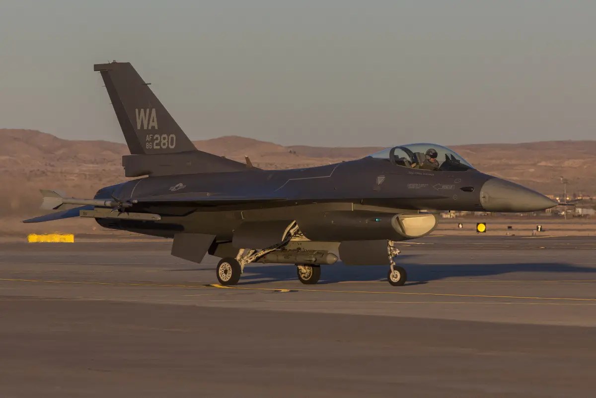 F-16-Have-Glass-Aggressors-2.jpg