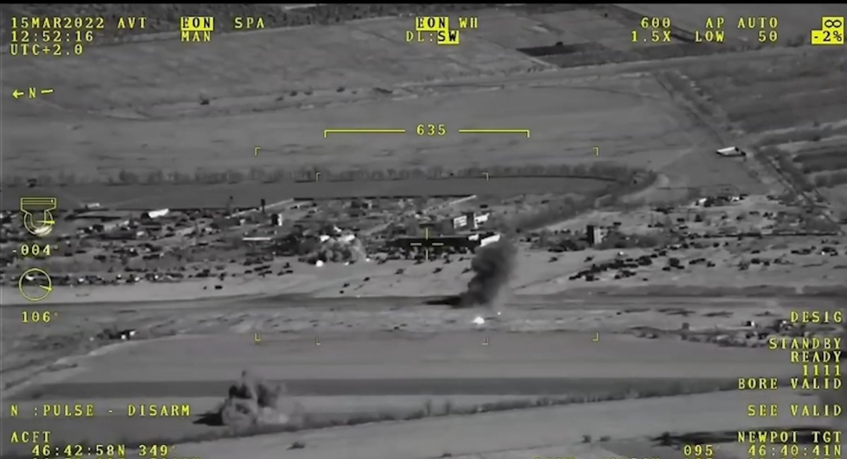 Defence Express / This episode of Bayraktar's use, dated March 15, shows a strike at the airfield near Kherson, in Chornobayivka. There, Ukrainian artillery destroyed and damaged about 50 russian helicopters. Telemetry indicators show that the drone was at a distance of 48 kilometers from the target. But the optical station allowed to distinguish enemy equipment and determine its coordinates even from this distance.