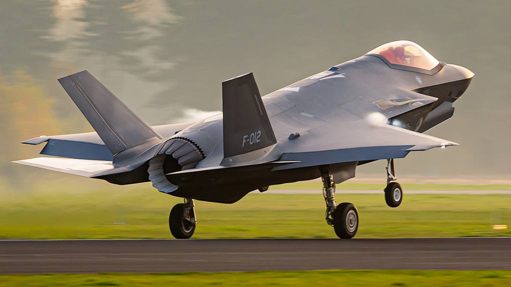 Frisian_Lightning03.jpg