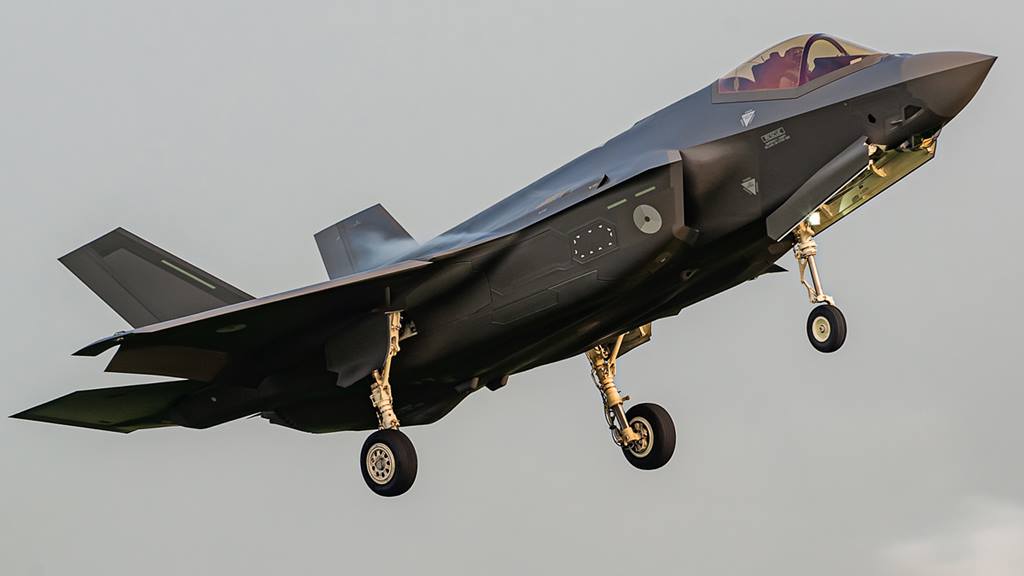 Frisian_Lightning02.jpg
