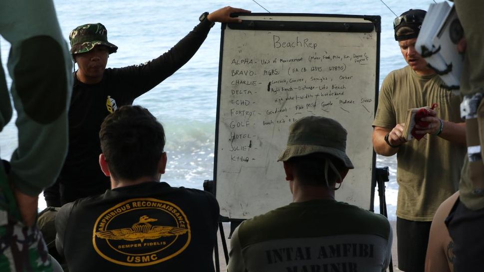 marinir-indonesia-as-senyap-dalam-latihan-anti-teror_169.jpeg