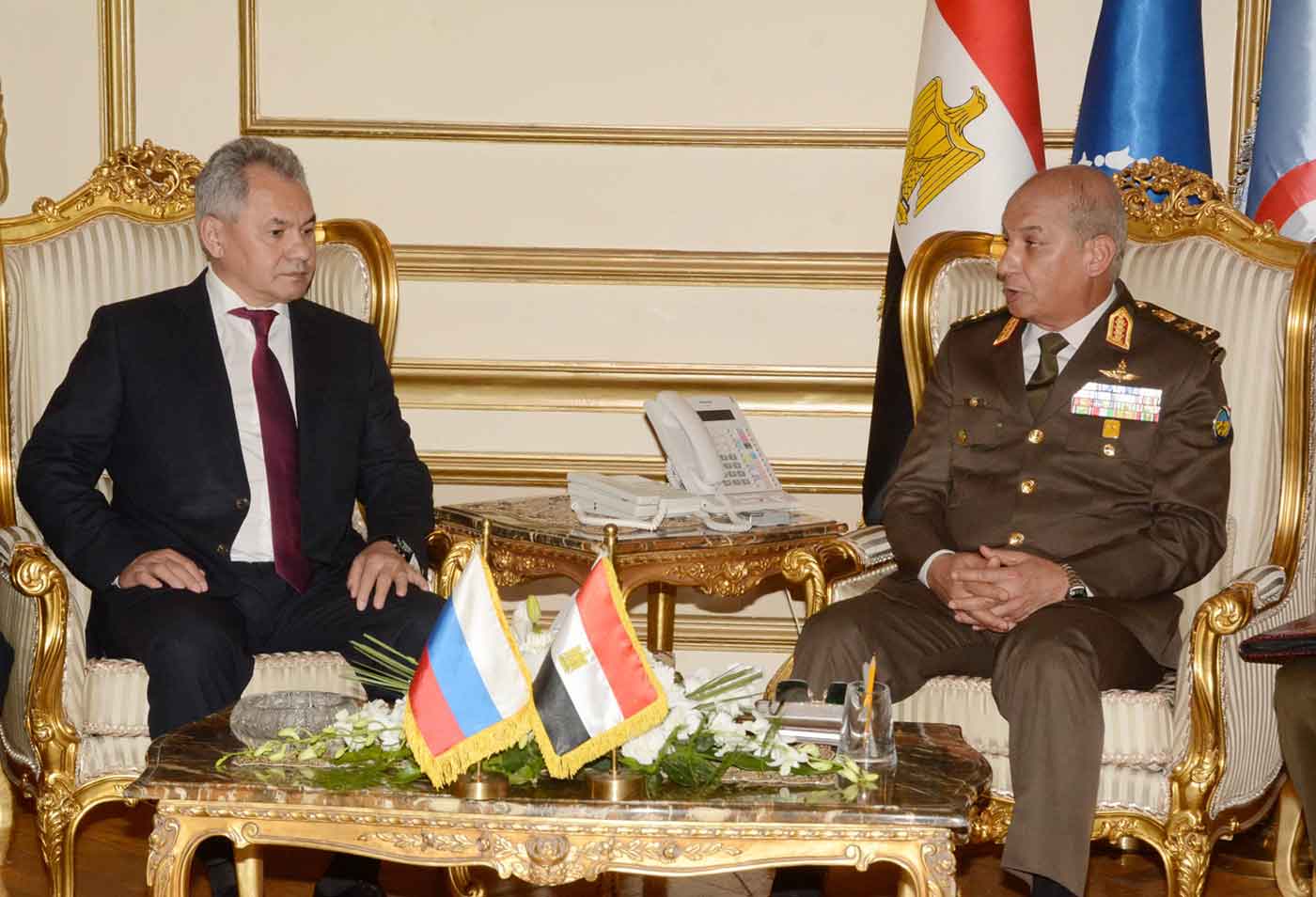 Egypts-Minister-of-Defense-and-Military-Production-Mohamed-Zaki-meeting-his-Russian-counterpart-Sergey-Shoygu.jpg