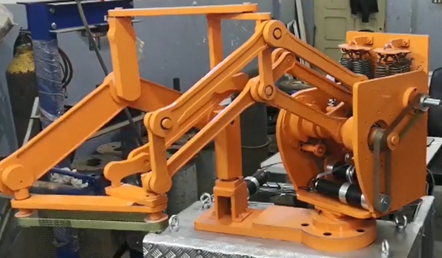 Egypt-makes-first-innovative-industrial-robot-at-EJUST-2.jpg