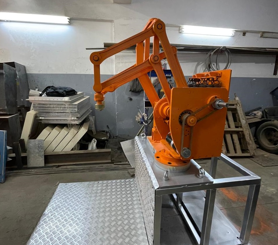 Egypt-makes-first-innovative-industrial-robot-at-EJUST.jpg