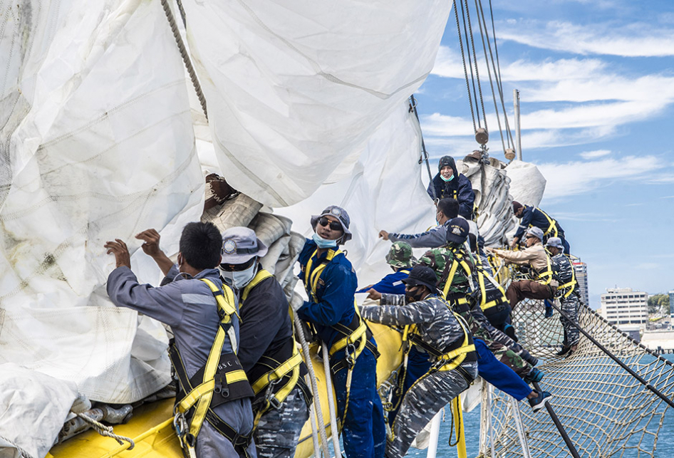 p_1629980402708-cuaca-buruk-pelayaran-kri-bima-suci.jpg