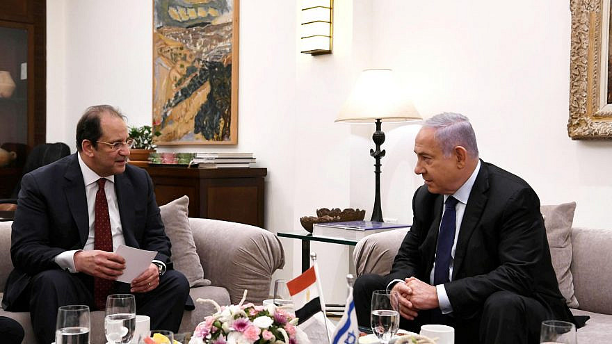 PM-Netanyahu-meets-with-Egyptian-General-Intelligence-Service-head-Abbas-Kamel-880x495.jpg