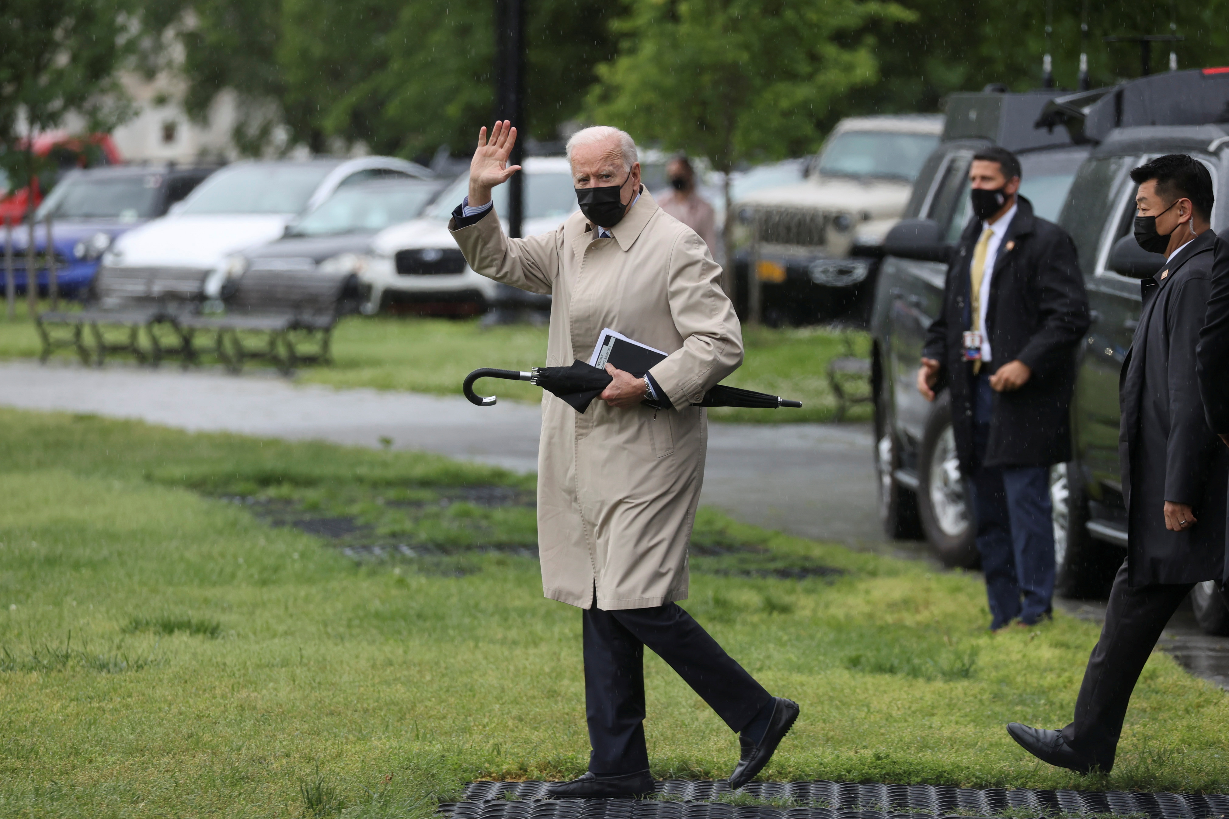 U.S. President Joe Biden waves before boarding the Marine One helicopter for a planned weekend at Camp David, from the Ellipse at the White House in Washington, U.S., May 7, 2021.  REUTERS/Jonathan Ernst