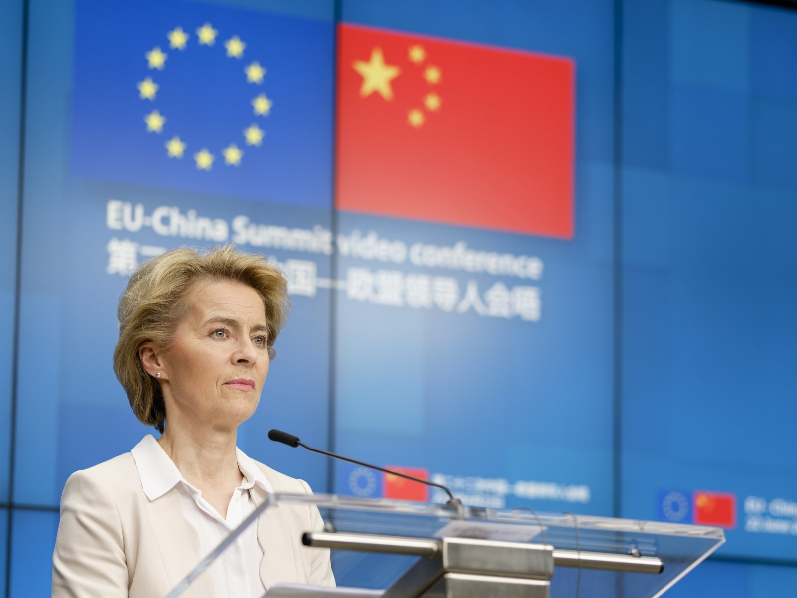 european-commission-eu-china-flags-trade.jpg