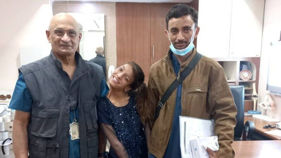 Afsheen seen with Dr Krishnan and her brother Yaqoob