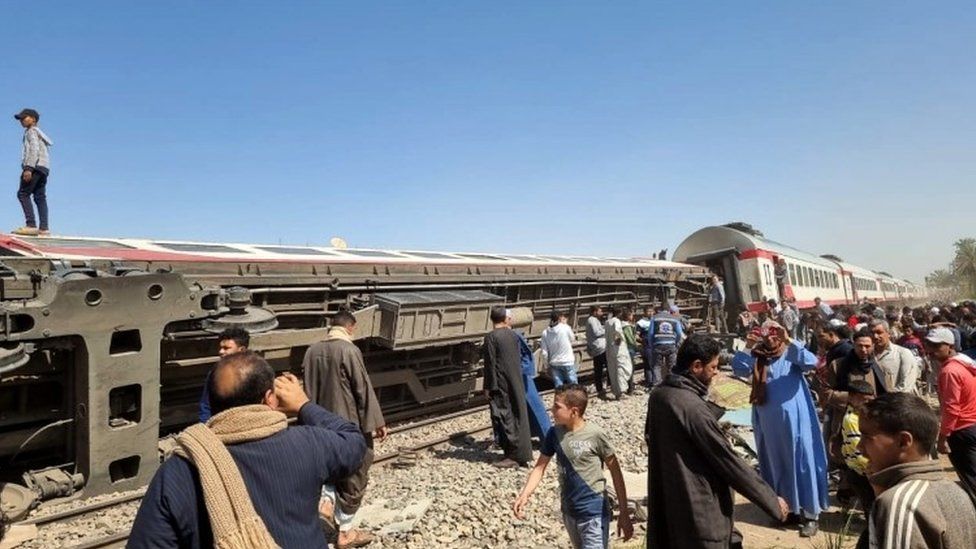The aftermath of the crash in the province of Sohag
