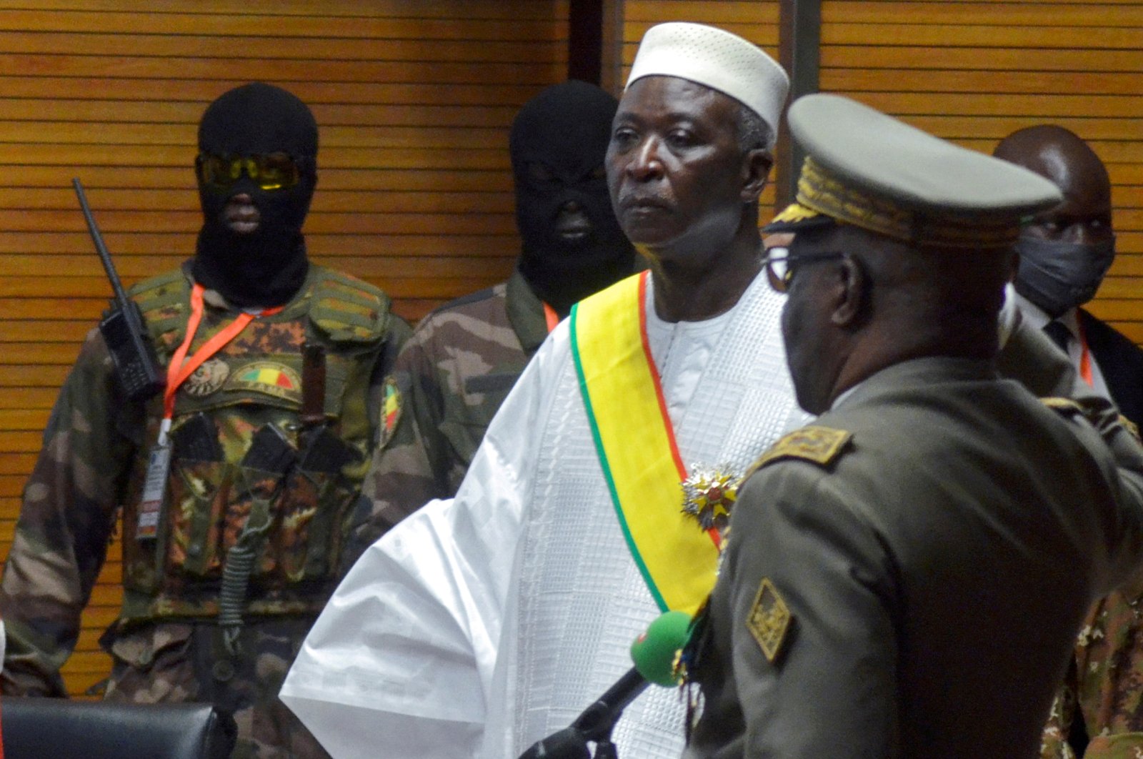The new interim president of Mali Bah Ndaw is sworn in during the Inauguration ceremony in Bamako, Mali September 25, 2020. (Reuters Photo)