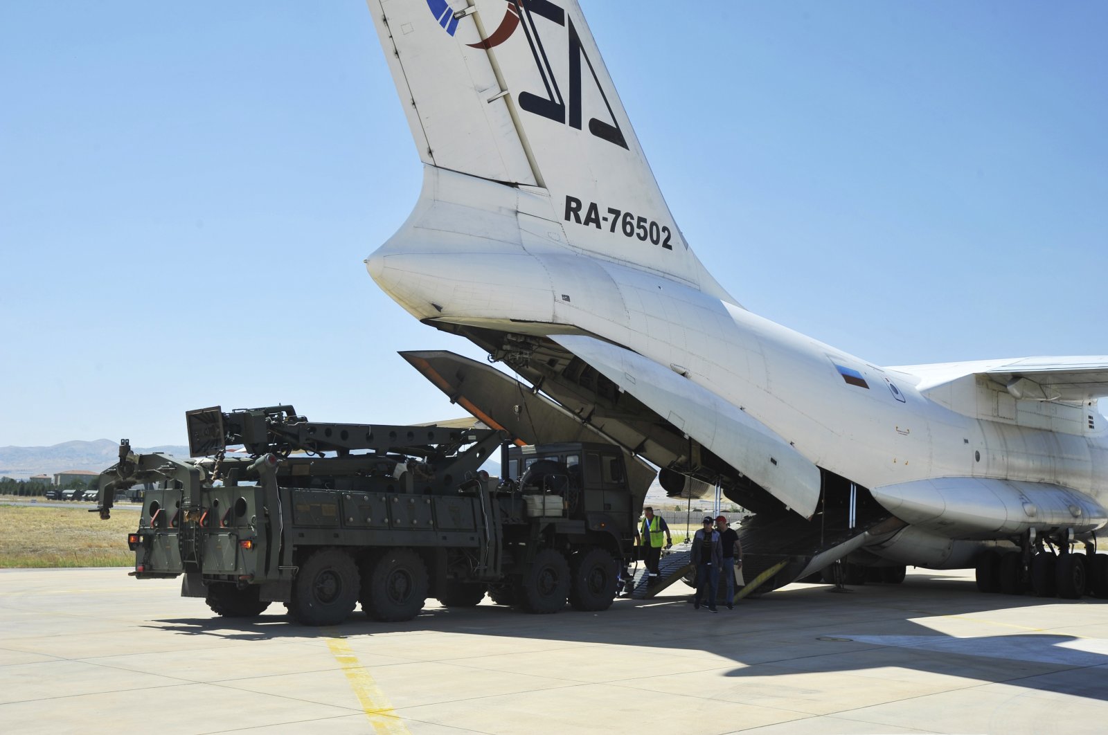 A Russian transport aircraft, carrying parts of the S-400 air defense systems, lands at Murted military airport outside Ankara, Turkey, Aug. 27, 2019. (Turkish Defense Ministry via AP)