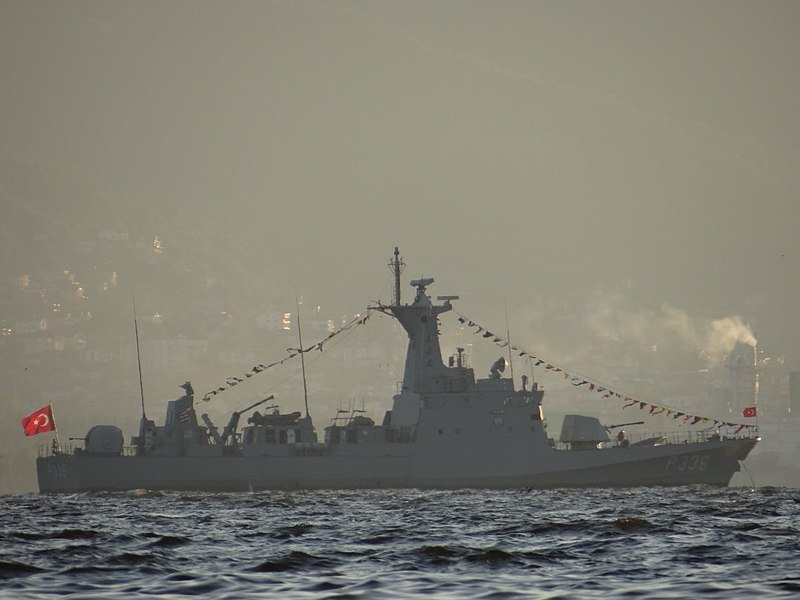 Turkish Navy's Kılıç-class assault ship, TCG P-336 Zıpkın, Oct. 29, 2017. (Photo by Wikipedia)