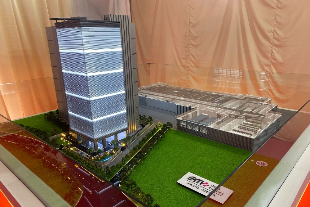 miniatur_pusat_data_yang_bakal_dibangun_sm_dan_kira_di_jakarta_kamis_6_3_2025_1741240790.jpg