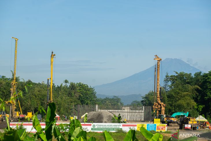 antarafoto-pembangunan-tol-yogya-bawen-140123-afa-2.jpg