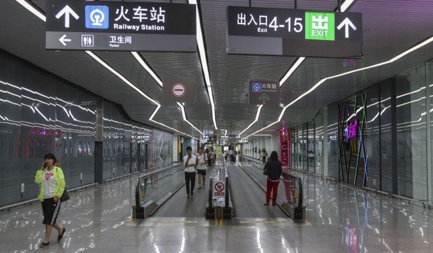 Sự thật sốc phía sau hệ thống đường sắt cao tốc nội địa đỉnh cao của Trung Quốc: Lỗ nặng! - Ảnh 1.