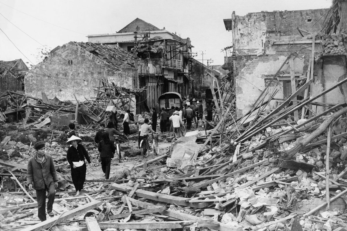 us_bombing_of_hanoi_vietnam_1972_rubble_170973837.jpg