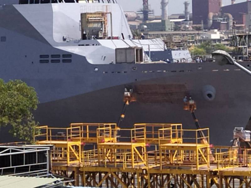 The Ministry of National Defense stated today that the launch of the Hongyun Project amphibious dock transport ship is planned for this year.  The current status of the new ship is exposed for the first time, and the ship number is tentatively set to 1401, which will be painted in the near future.  Figure/provided by the vendor reader