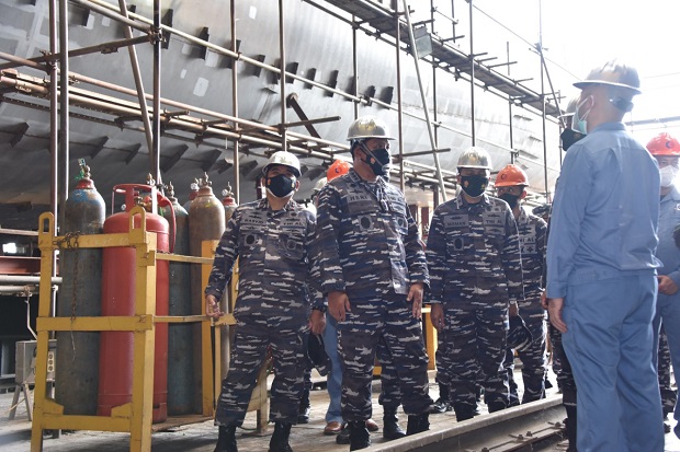 Perkuat Armada Tempur, Wakasal Tinjau Pembuatan Kapal Patroli Cepat TNI AL